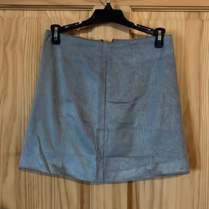 Women’s size xs velvet material skirt new without tags